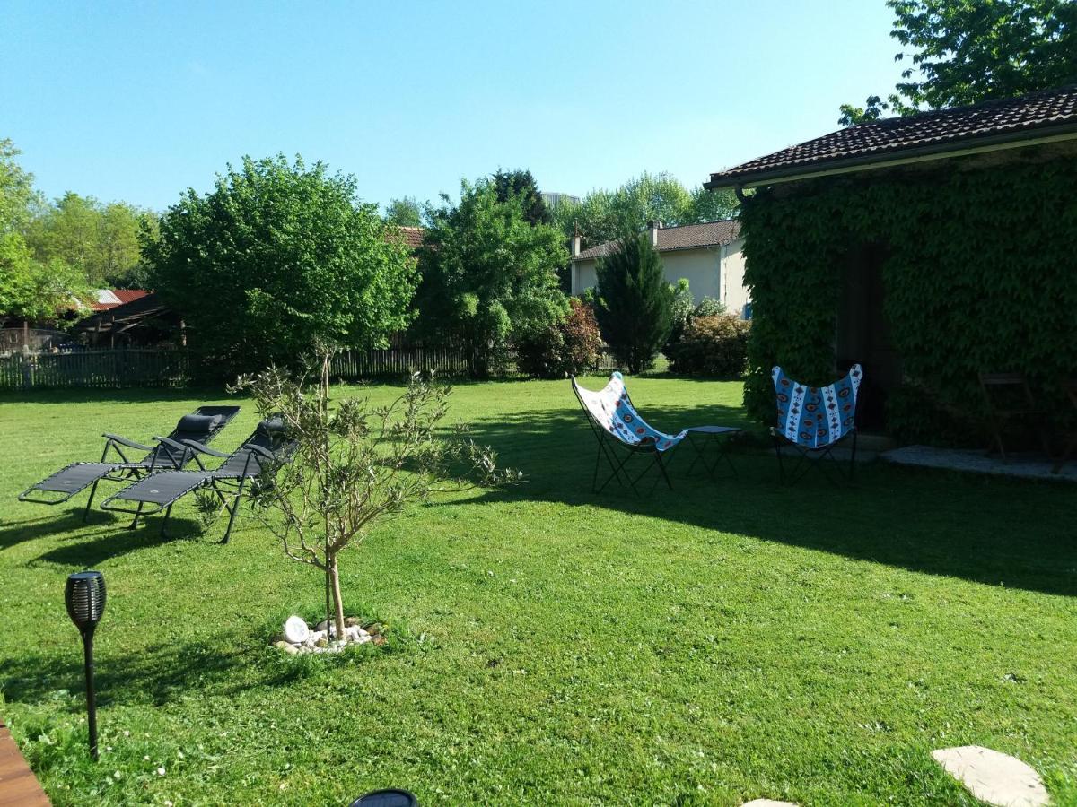 Les Eygletieres Bed and Breakfast Bourriot-Bergonce Exteriör bild