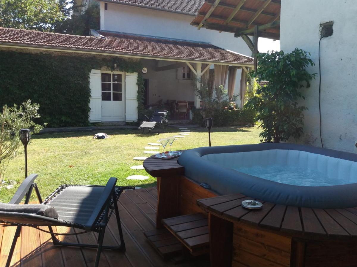 Les Eygletieres Bed and Breakfast Bourriot-Bergonce Exteriör bild
